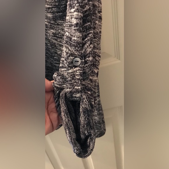 EUC Max edition black/white sweater - Picture 4 of 5